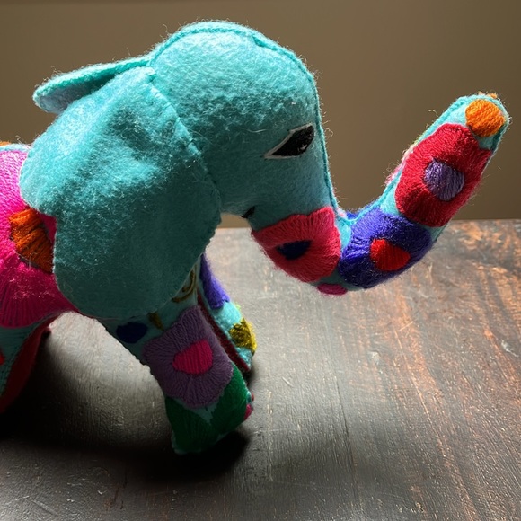 Beautiful wool stuffed bohemian elephant - Picture 4 of 7